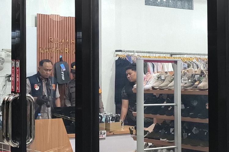 Penganiaya Penjaga Toko di Karanganyar Datang Dua Kali dan Sempat Pilih-pilih Sepatu