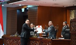 DPR RI Resmi Sahkan RUU Penyesuaian Pidana Jadi UU