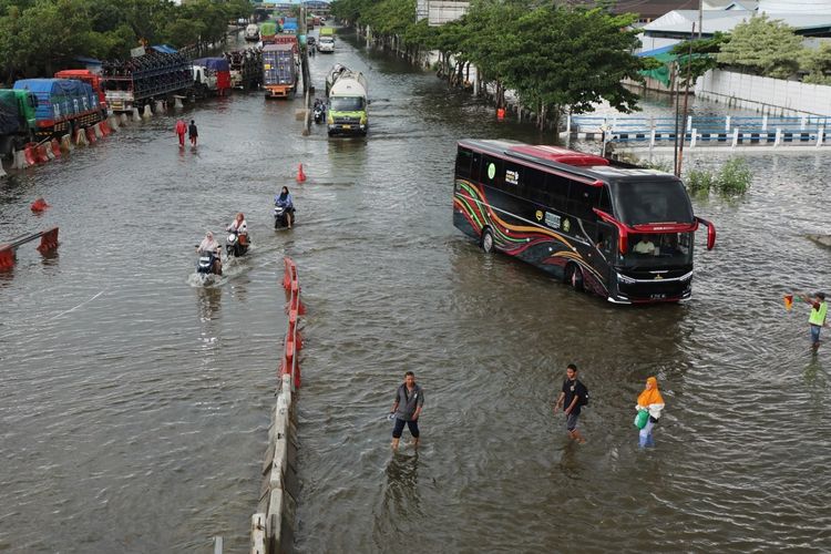 Banjir terjadi di kawasan Kaligawe dan Genuk, sejak Rabu hingga Kamis (23/10/2025).