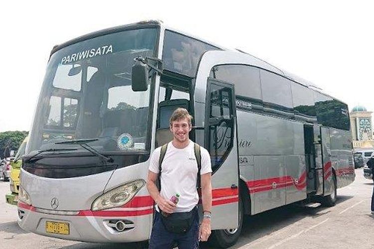 Jony, wisatawan asal Jerman, ditemui di rest area KM 57 Tol Jakarta-Cikampek, Sabtu (30/4/2022). 
