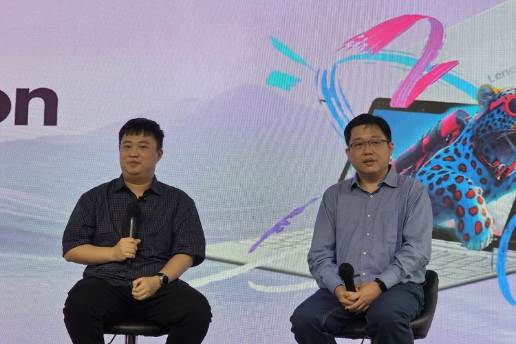 Dari kiri ke kanan: Darien Theodric, Business Development Manager Tablet Lenovo Indonesia dan William Hartoyo, Consumer Product Manager Lenovo Indonesia, di acara peluncuran Lenovo Yoga Tab di Jakarta, Kamis (16/4/2026).