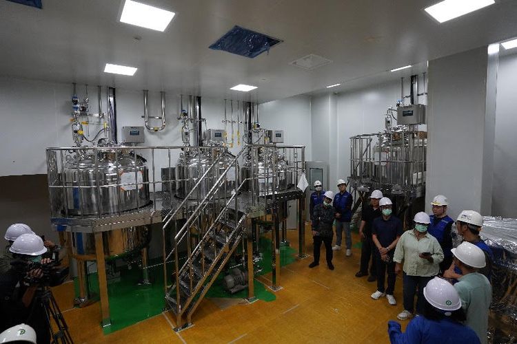 Agenda site visit di fasilitas fraksionasi plasma SK Plasma Indonesia di Karawang, Jawa Barat. 

