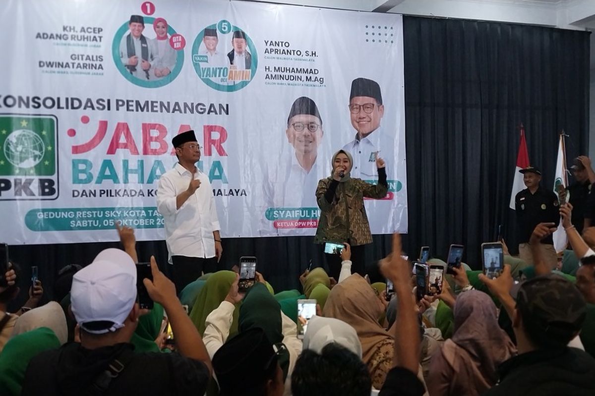 Paslon cagub Jabar nomor urut 1 Acep-Gita bertemu dengan masyarakat Tasikmalaya, Jawa Barat, Sabtu (5/10/2024).