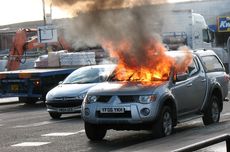 Mobil di Sleman Terbakar Usai Isi BBM, Pengemudi Terluka di Tangan dan Kepala