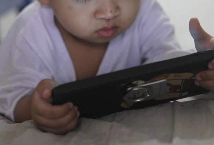 Orangtua Dukung PP Tunas, Tapi Akui Sulit Batasi Gawai: Anak Hafal Password HP Kita