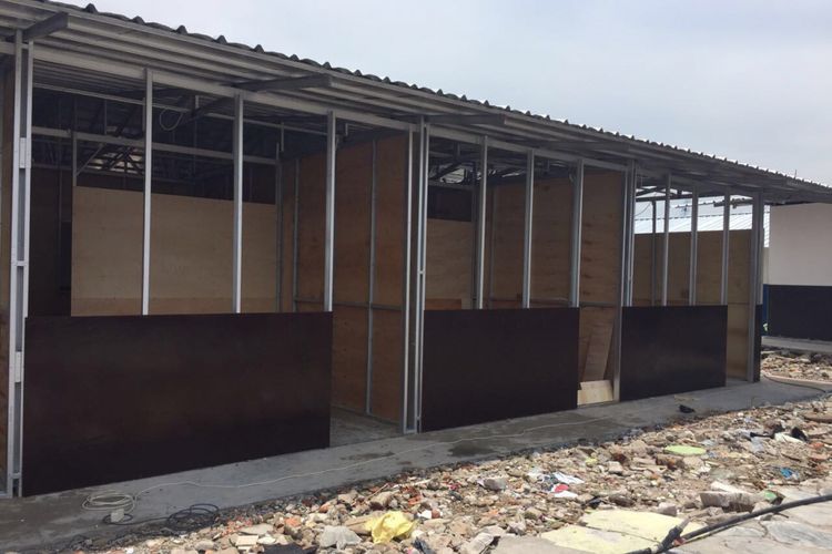 Pembangunan shelter di Kampung Akuarium, Penjaringan, Jakarta Utara terus dikebut, Selasa (13/3/2018).