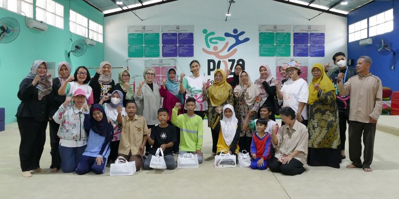 PB Persani bekerja sama dengan Yayasan dan Komunitas Inkulis 165, meluncurkan program pelatihan gymnastics khusus yang digelar di Poza Sport Academy, Lebak Bulus, Jakarta, Kamis (28/03/2024). 