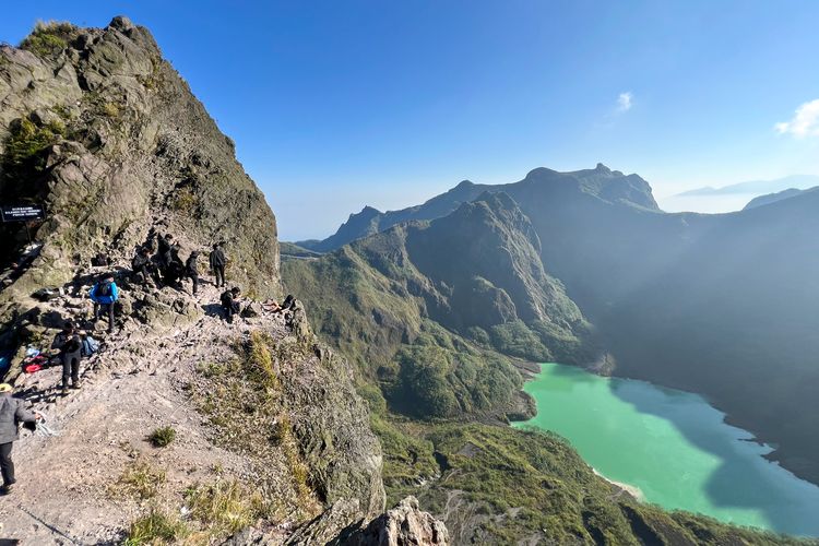 Kawasan Puncak Gunung Kelud via Karangrejo, Blitar.