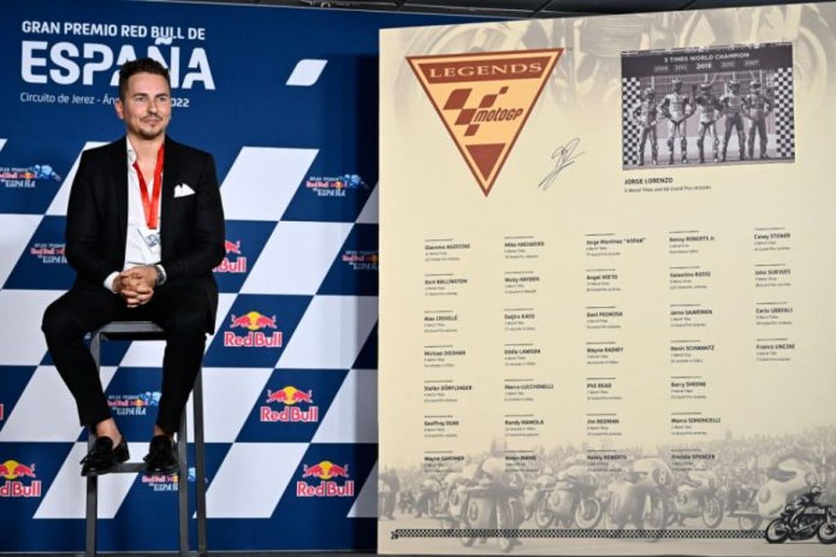 Juara Dunia lima kali Jorge Lorenzo resmi dinobatkan sebagai Legenda MotoGP. 