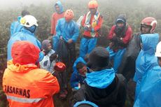 Dua Pendaki Kesasar Saat Rayakan Tahun Baru di Gunung Bawakaraeng Dievakuasi