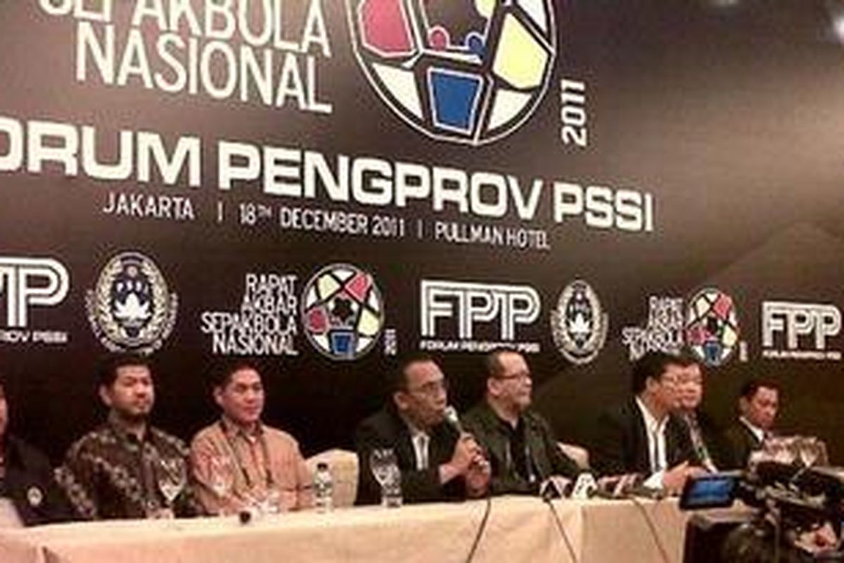 Rapat Akbar Sepak bola Nasional (RASN) di Jakarta, Minggu (18/12/2011), menghasilkan Deklarasi Jakarta Anggota PSSI yang salah satu kesimpulannya meminta diadakan kongres luar biasa untuk merombak kepengurusan PSSI.