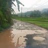 Viral Jalan Rusak di Purworejo Bak Sungai, Warga Keluhkan Tak Kunjung Diperbaiki