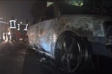 Mobil Toyota Starlet Terbakar di Tol Kebon Jeruk, Api Muncul dari Setir