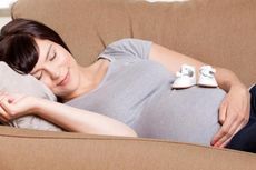 5 Trik Atasi Sulit Tidur saat Hamil demi Istirahat Lebih Berkualitas