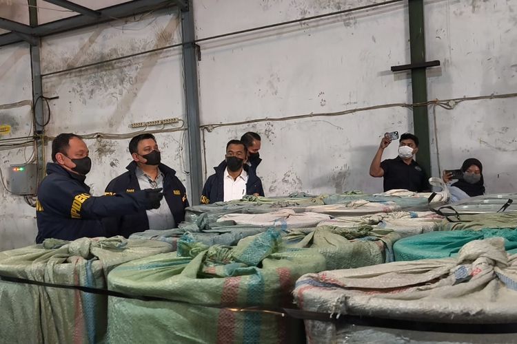 Bareskrim Bongkar Perdagangan Sianida Ilegal untuk Penambang Emas, Sita 18,1 Ton