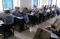 Cegah Mencontek, Sekolah di India Pakaikan Muridnya Kardus di Kepala Saat Ujian