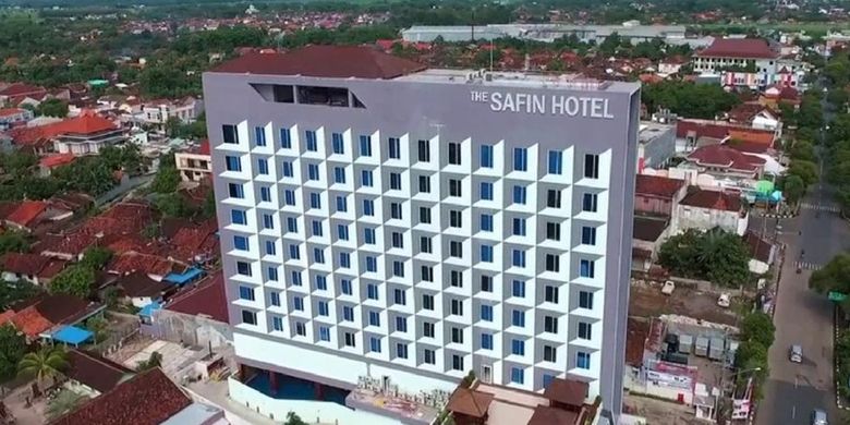 Safin Hotel dirancang sebagai pionir hotel bintang tiga plus di Pati, Jawa Tengah. 