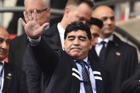 Alami Pembekuan Darah di Otak, Diego Maradona Segera Naik Meja Operasi