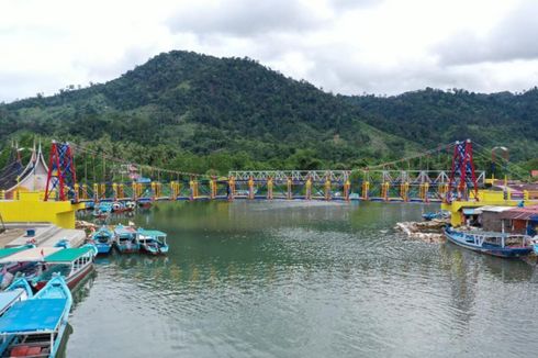 Tampilannya Warna-warni, Jembatan Gantung Sungai Pisang di Padang Kelar Dibangun