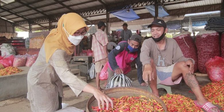 Bupati Kediri Gelar Operasi Pasar Antisipasi Kenaikan Harga Bahan Pokok ...