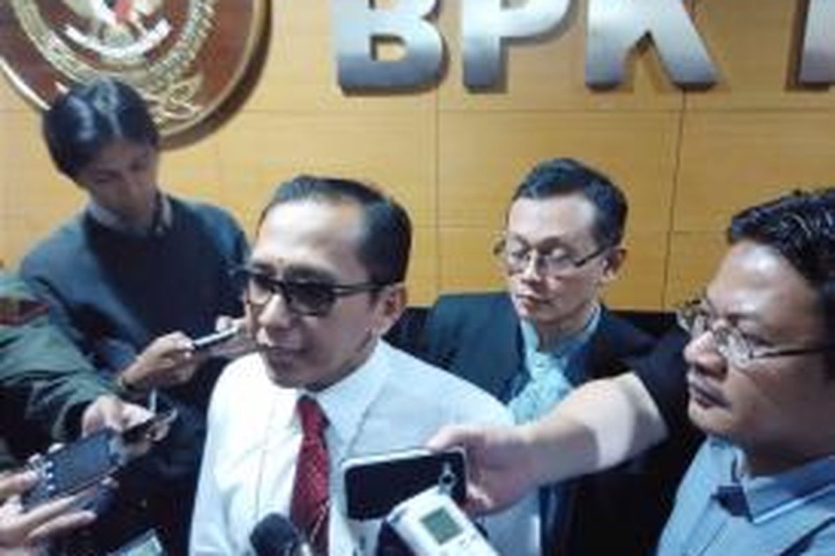 Juru bicara BPK R. YUdi Ramdan memberi keterangan pada wartawan di kantor BPK pada Rabu (8/7/2015) siang