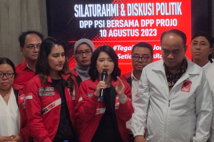 Wakil Ketua Dewan Pembina PSI Grace Natalie usai bertemu DPP Pro Jokowi (Projo) di kantor Projo, kawasan Pancoran, Jakarta Selatan, Kamis (10/8/2023).
