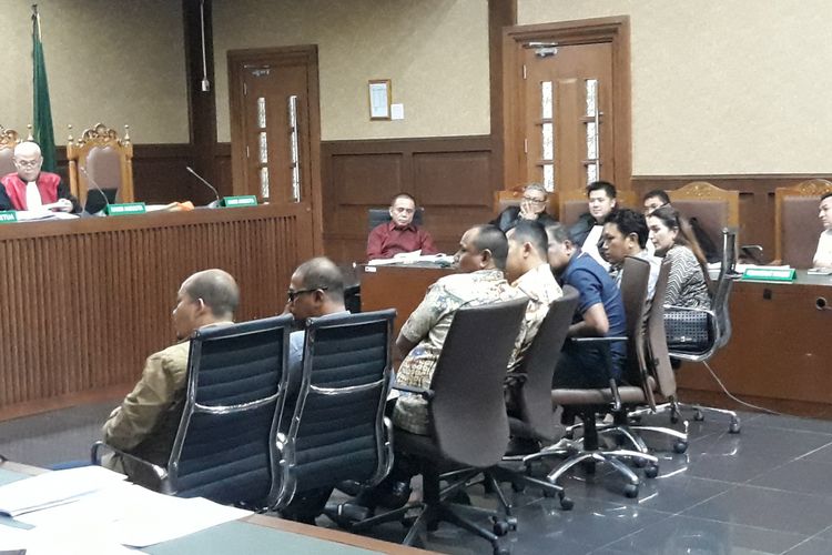 Jaksa Komisi Pemberantasan Korupsi (KPK) menghadirkan 7 saksi dalam persidangan terhadap terdakwa Irwandi Yusuf di Pengadilan Tindak Pidana Korupsi Jakarta, Senin (11/2/2019). 
