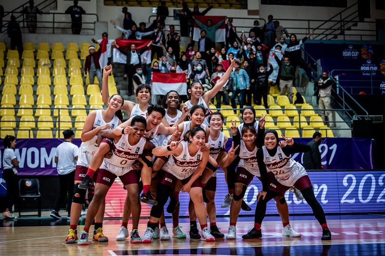 Pemain timnas bola basket putri Indonesia dalam ajang FIBA Women's Asia Cup 2021di Amman, Jordania.