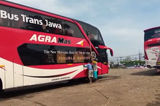 Cerita Petugas Cuci Bus Double Decker, Repot tapi Dibayar Lebih