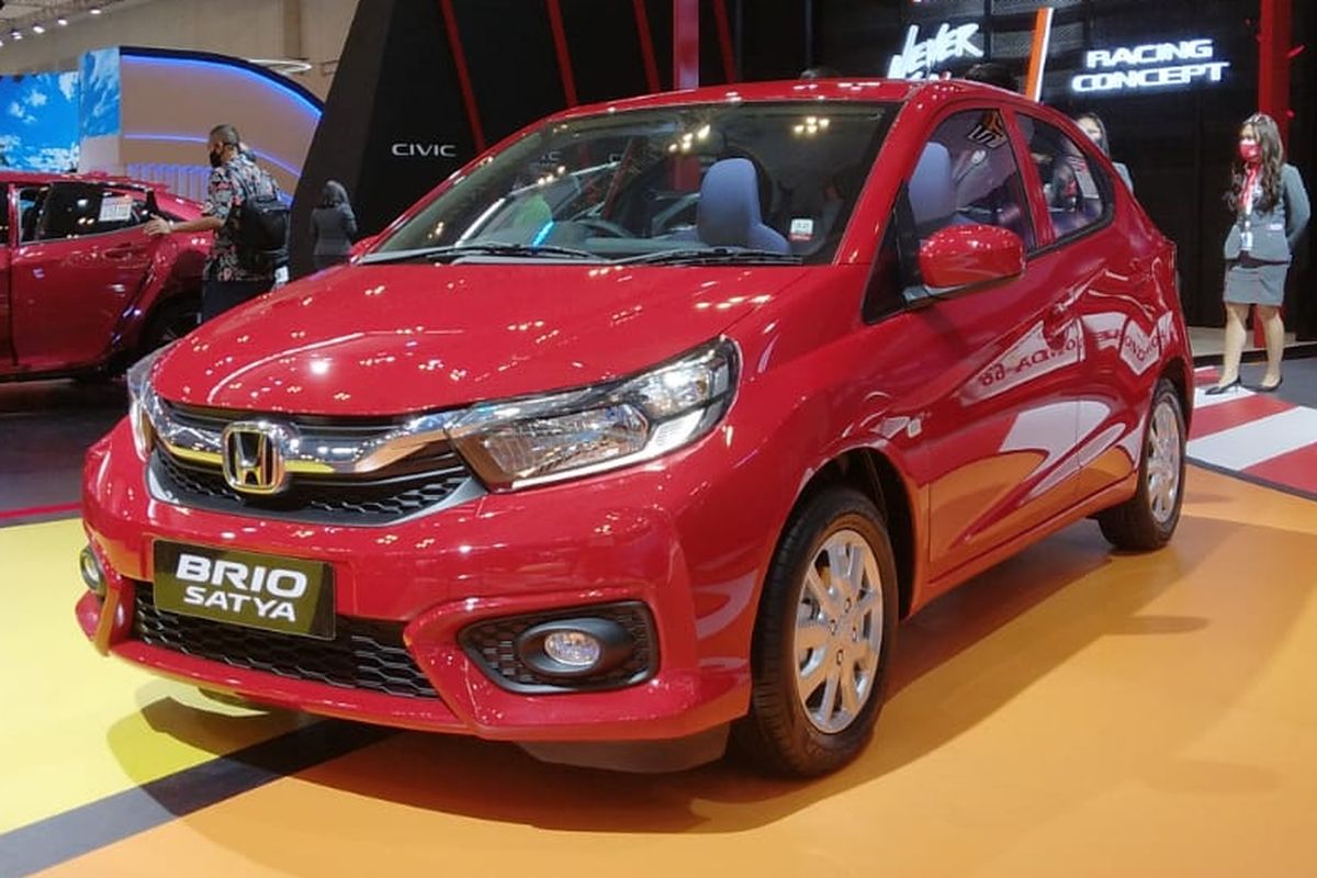 Honda Brio Satya di booth Honda pada ajang GIIAS 2021.