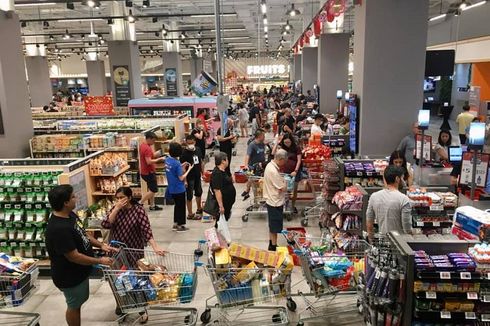 Lockdown, Warga Malaysia yang Panik Serbu Supermarket