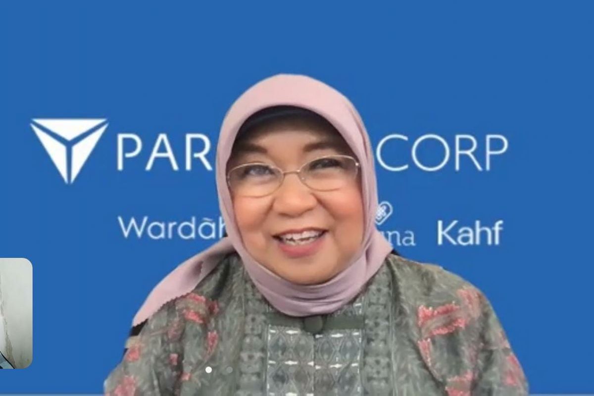 Pendiri PT. Paragon Technology and Innovation (Wardah), Dr. (HC). Dra. Nurhayati Subakat, Apt., saat menjadi pembicara pada Fellowship Jurnalisme Pendidikan Batch 2 secara daring, Selasa (10/8/2021).