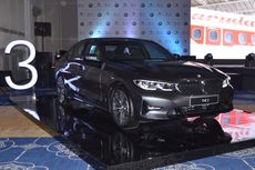 Perbedaan BMW 320i Sport dan 330i M Sport 