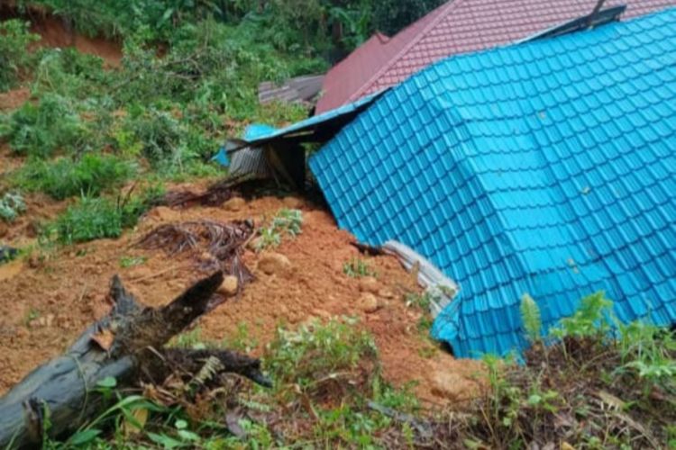 50 Orang Hilang Pasca Longsor di Natuna, 10 Ditemukan Meninggal Dunia