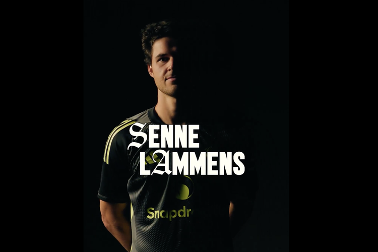 Senne Lammens resmi didatangkan Man United dari Royal Antwerp pada Senin, 1 September 2025.