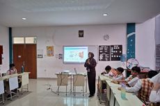 Cerita Guru Rahayu, Mengajar Anak Berkebutuhan Khusus dengan Segala Keterbatasan