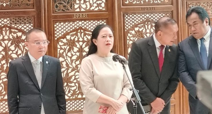Gelengkan Kepala Ditanya Wacana Hak Angket dan Revisi UU MD3, Puan: Enggak Ada