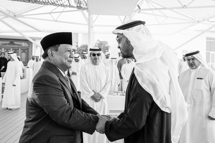 Prabowo bertemu dengan Presiden Uni Emirat Arab Mohamed Bin Zayed dalam sebuah kesempatan.