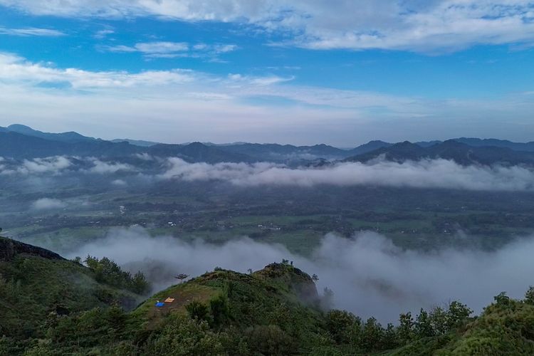 Rute ke Bukit Kraguman, Pesona Lautan Awan di Wonogiri