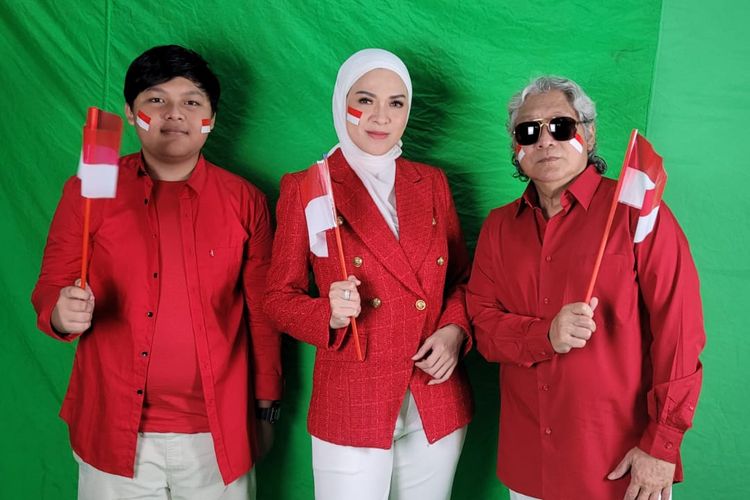 (Kiri ke Kanan) Andrew Mamo Agil, Delia Septianti, dan Mamo Agil.