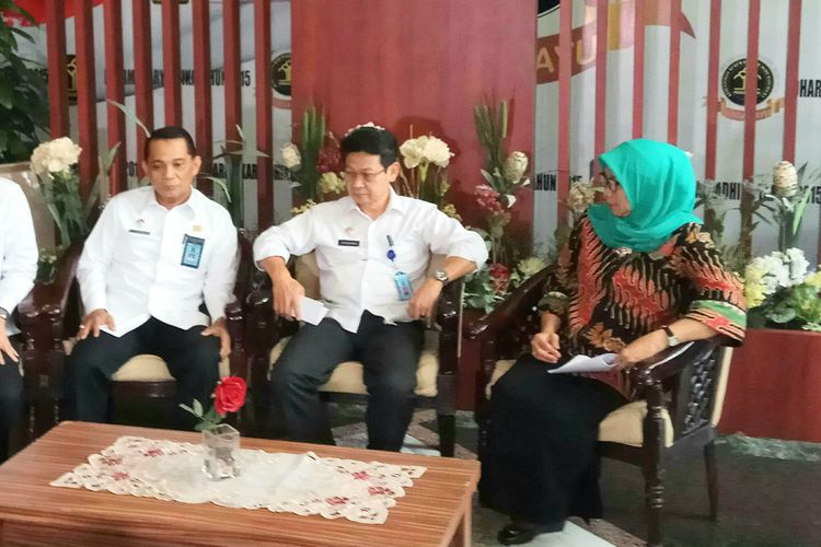 Kepala Kantor Wilayah Kementerian Hukum dan HAM (Kemenkumham) DKI Jakarta, Endang Sudriman dalam konferensi Pers terkait sel mewah. Konferensi pers digelar di gedung Imigrasi Kemenkumham, Jakarta, Rabu (14/6/2017).