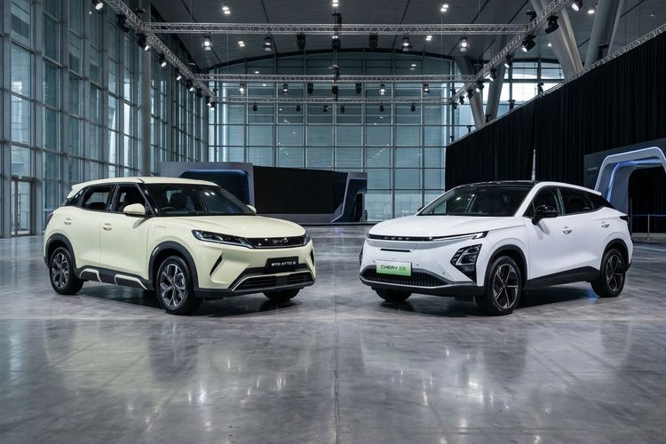 Adu Spesifikasi BYD Atto 2 vs Chery E5, Siapa Lebih Unggul?