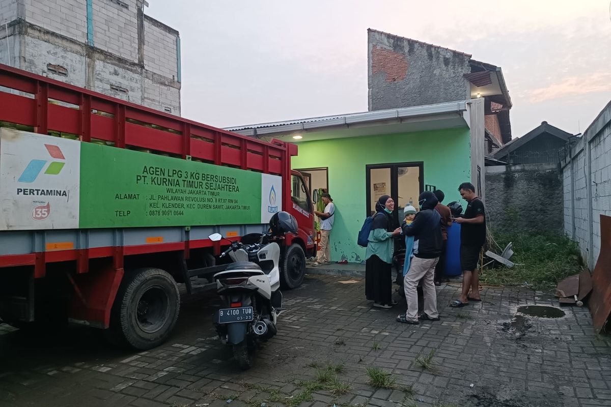 Lokasi pencurian ponsel karyawan agen penyalur gas elpiji oleh dua laki-laki yang mengaku meminta sumbangan atas nama pengurus RT setempat, Klender Duren Sawit, Jakarta Timur, Kamis (6/7/2023).