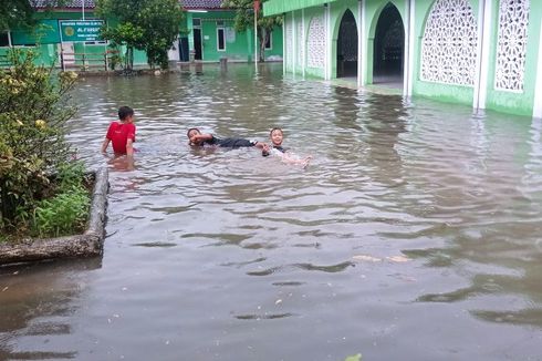Drainase Mampet, Pemukiman Warga di Rangkasbitung Terendam Banjir