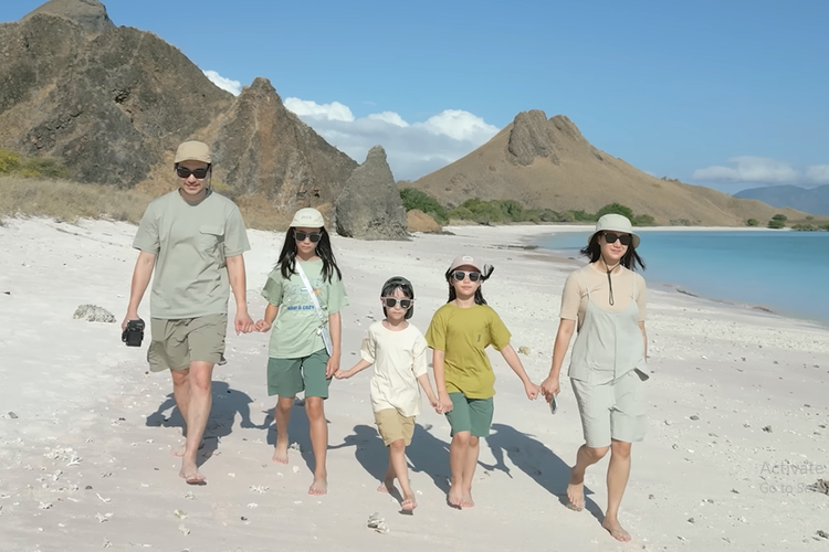 Kimbab Family menikmati liburan di Labuan Bajo, Nusa Tenggara Timur