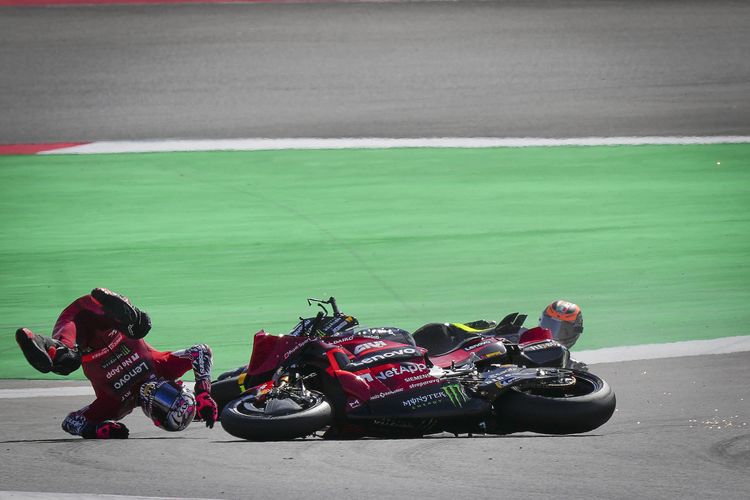 Enea Bastianini kecelakaan di sprint race MotoGP Portugal 2023