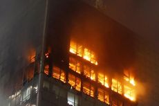 Padamkan Api di Wisma Kosgoro, Mobil Sky Lift Dikerahkan