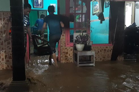Banjir Terjadi di Desa Kutorenon Lumajang, Puluhan Rumah Terendam
