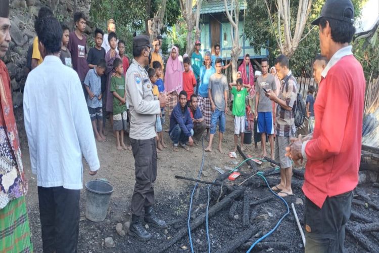 Sebuah rumah di Desa Sai, Kecamatan Soromandi ludes terbakar. Kebakaran ini tidak hanya menghanguskan rumah tapi juga menewaskan pemilik rumah itu.