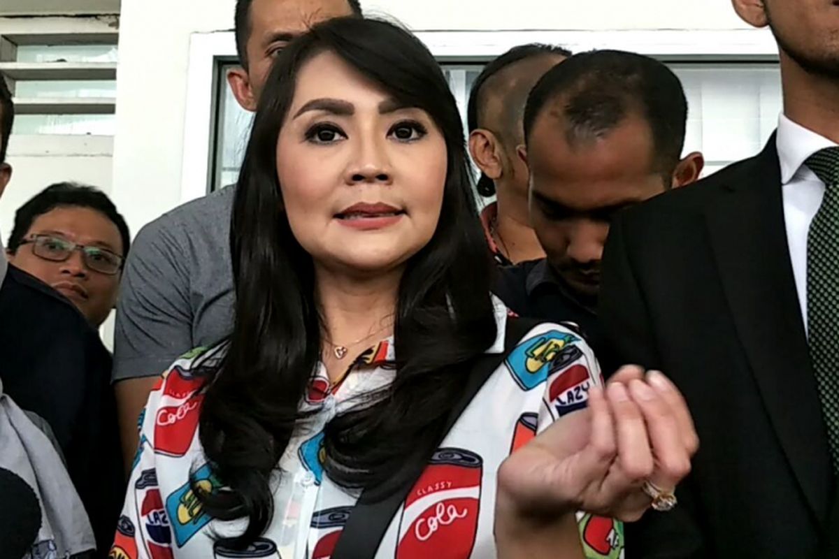Tessa Kaunang ditemui usai sidang di Pengadilan Negeri Jakarta Selatan, Selasa (24/4/2018)